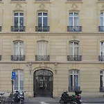 A Glorious 4Br-3Ba Apt In Tour Eiffel